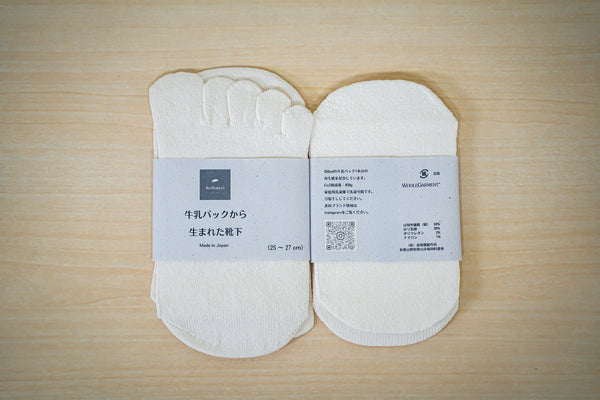 THE SHOP URL 様にて牛乳パックからうまれた紙糸「REPAC®」を使用し編成した靴下を販売して頂いています。