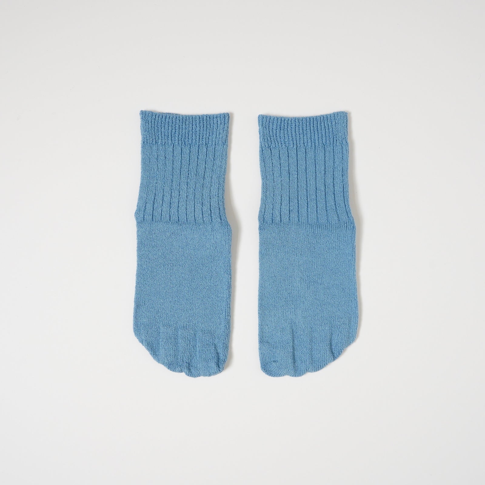 牛乳パックからうまれた 蒸れずに快適 隠れ五本指靴下 ミドル丈