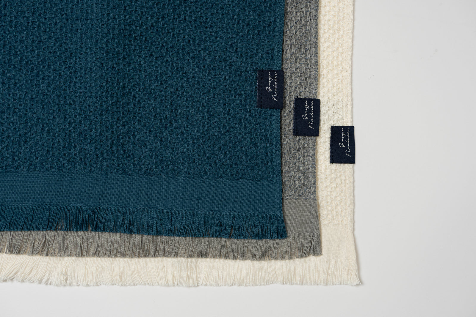 タオル【さなり】 牛乳パックからうまれた すばやく乾く さらしゃりタオル – ReMateri